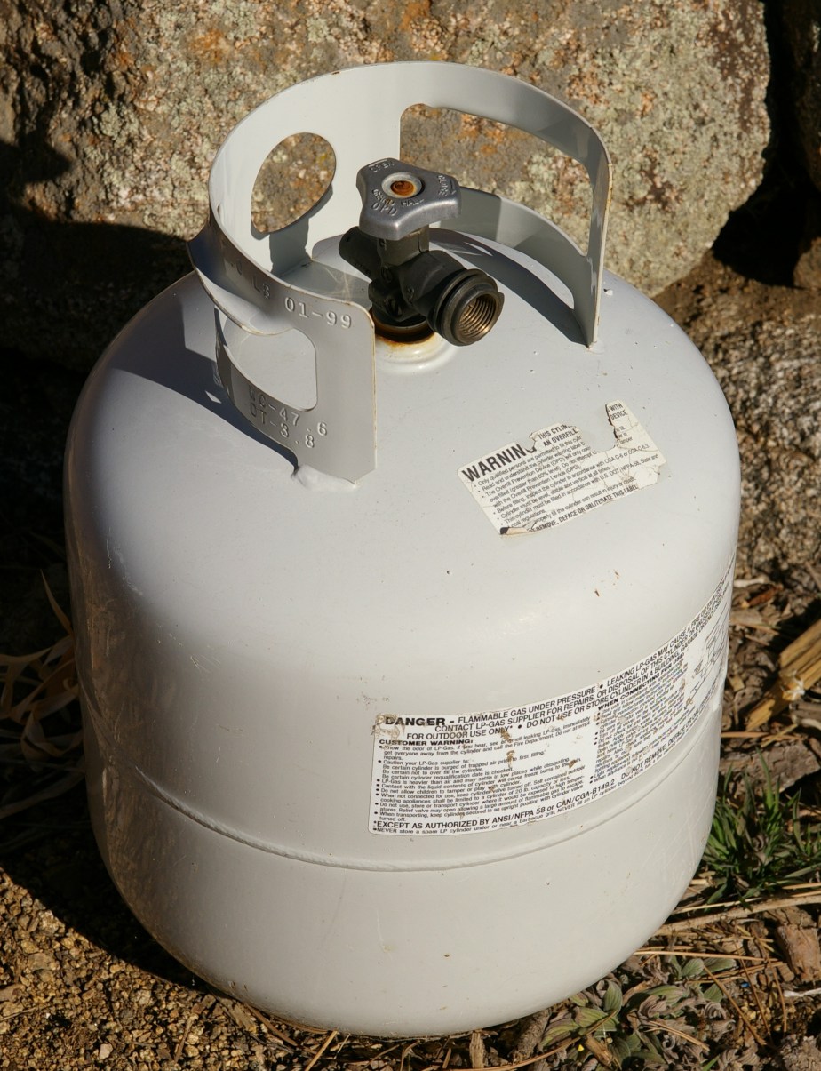How to Cut a Propane Tank in Half Without&nbsp;Dying